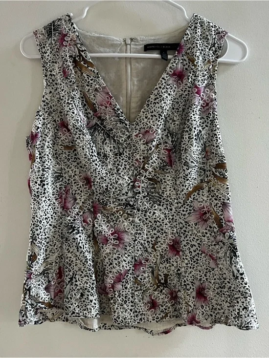 White House Black Market Floral Eyelet Peplum Top Size 4 - Picture 2 of 5